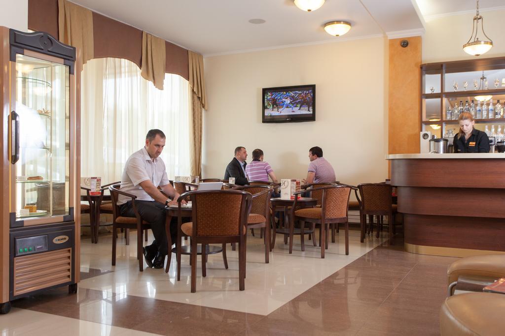 โรงแรมอามัคส์ คองเกรสส์ Rostov-on-Don ภายนอก รูปภาพ